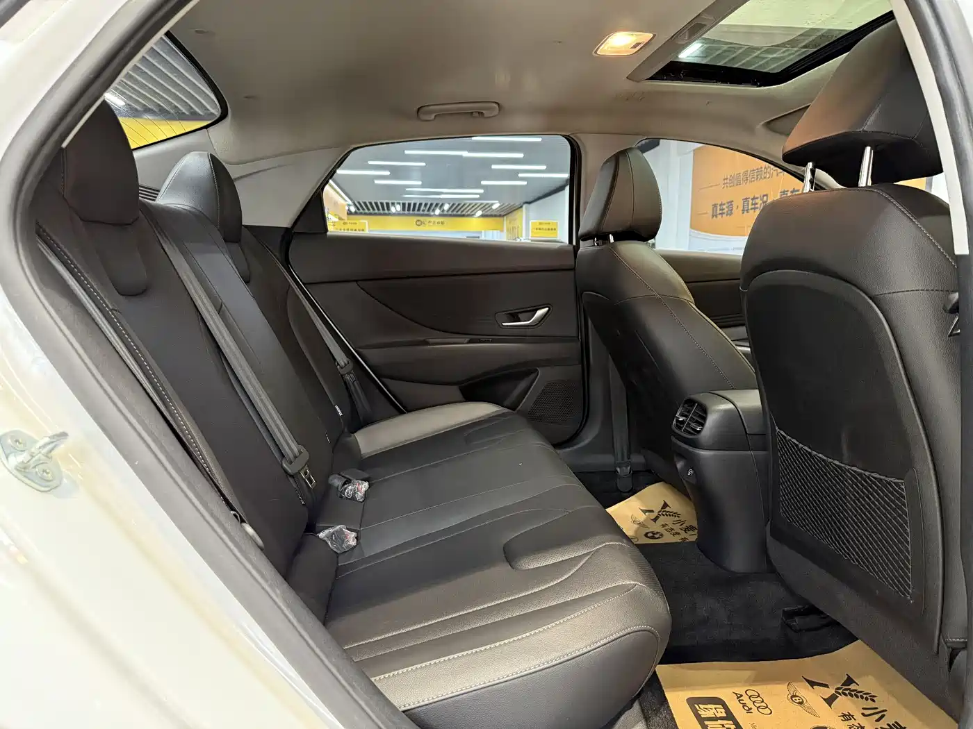 Hyundai Elantra 2022 1.5L CVT GLX Elite Edition фото 12