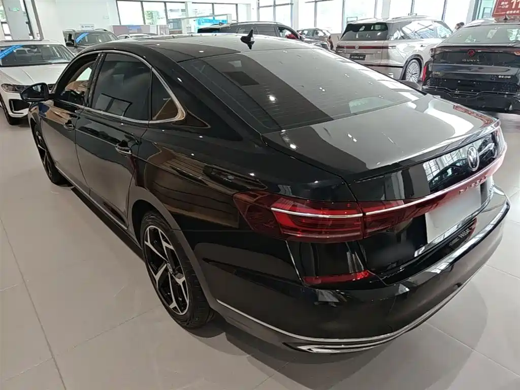Volkswagen Passat 2025 Outstanding 380TSI Starlight Dragon Glory Edition фото 5