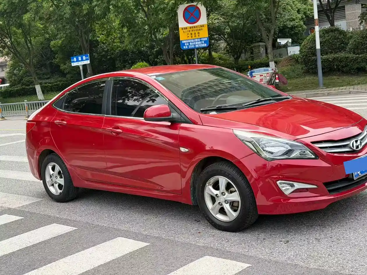 Hyundai Verna 2014 1.4L Automatic Smart GLS фото 10