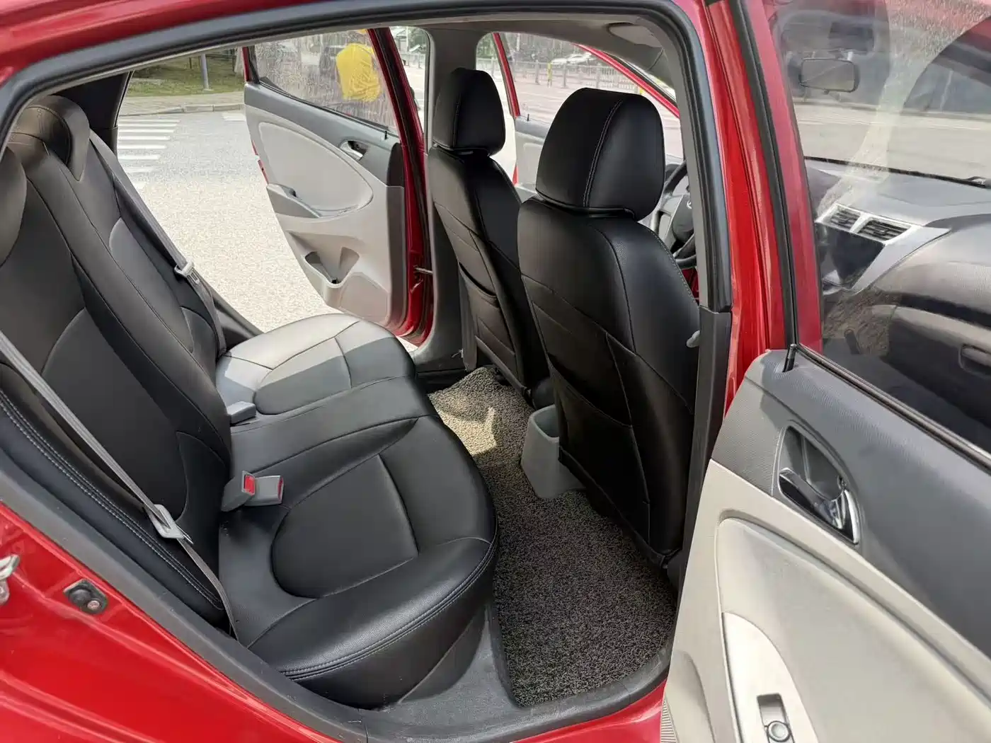 Hyundai Verna 2014 1.4L Automatic Smart GLS фото 15