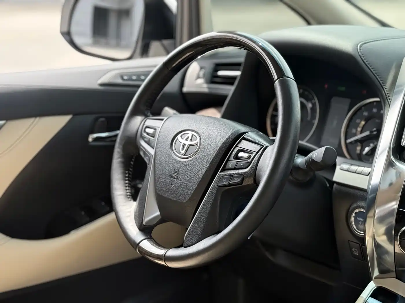 Toyota Alphard 2021 Hybrid 2.5L Ultimate фото 11