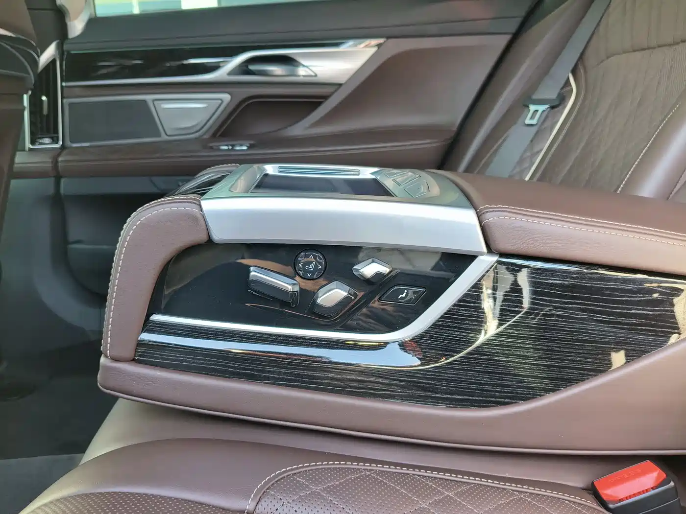 BMW 7 Series 2021 Model 740Li Leading M Sport Package фото 20