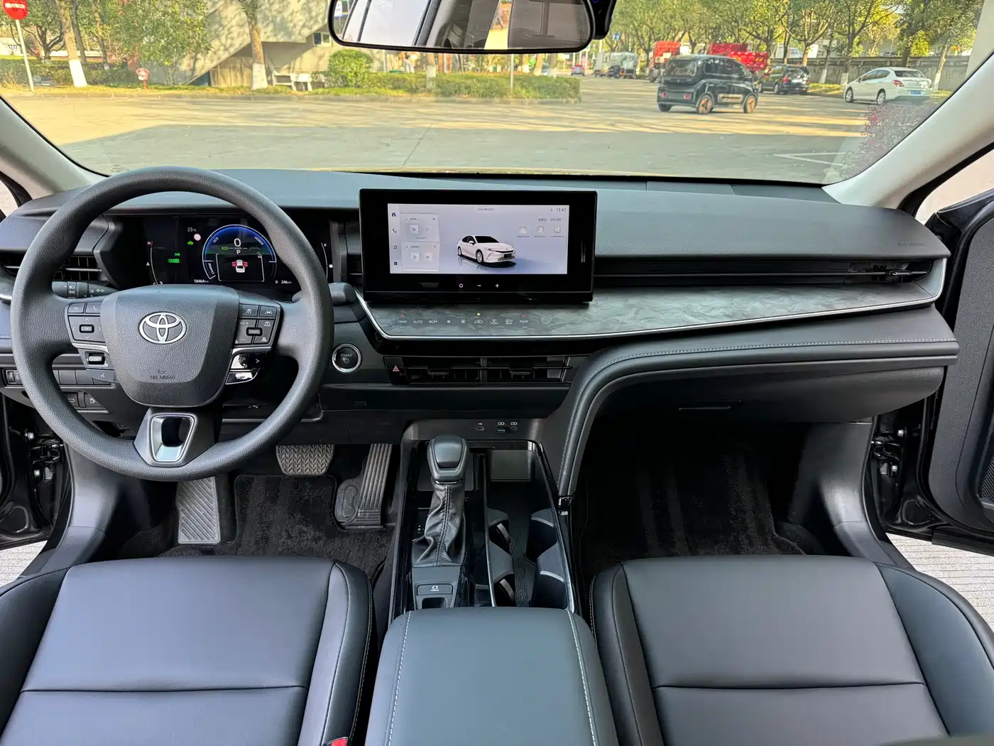 Toyota Camry 2024 Hybrid 2.0HE Elite Edition фото 10