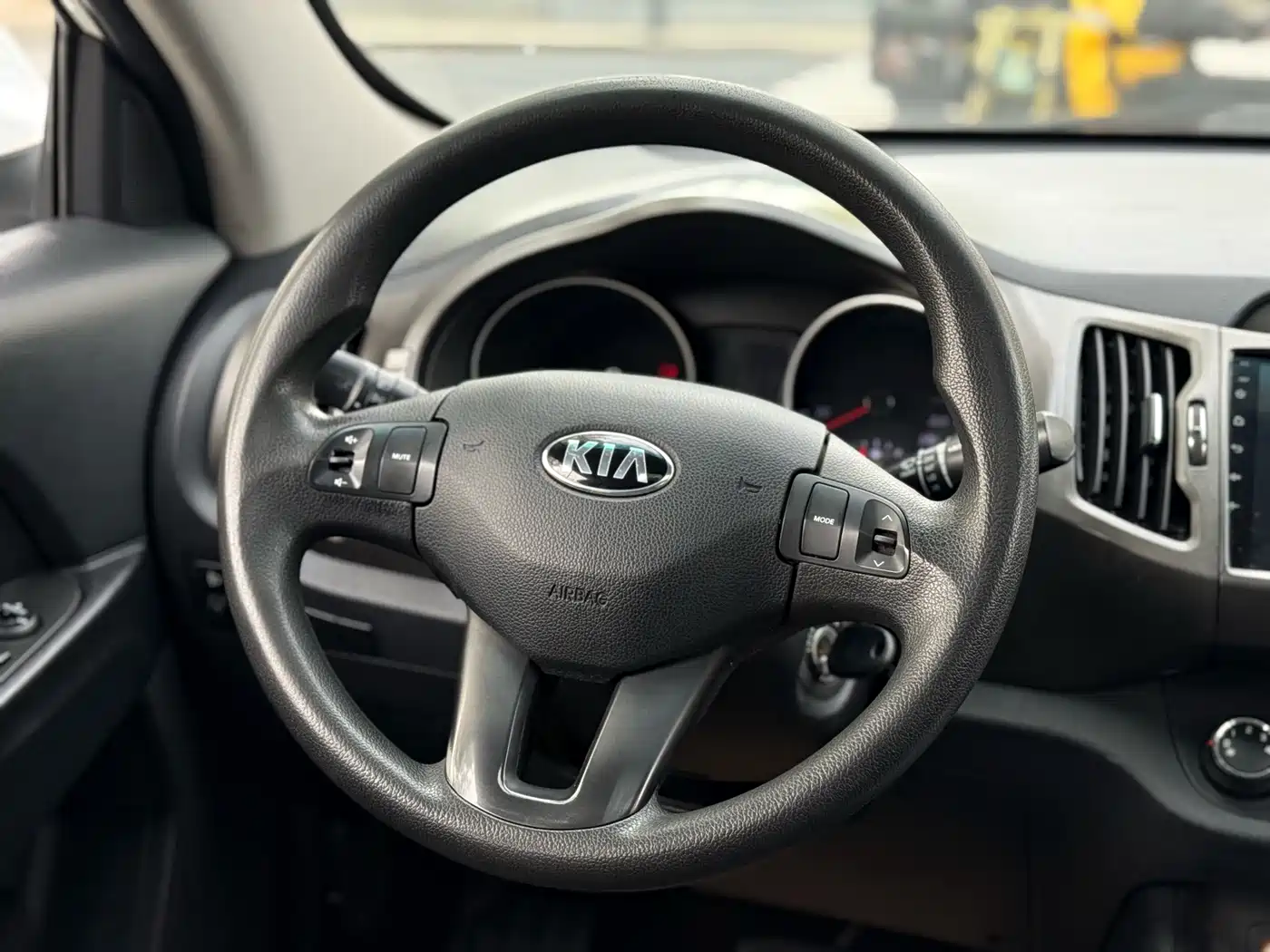 Kia Sportage 2016 2.0L Automatic 2WD GL фото 6