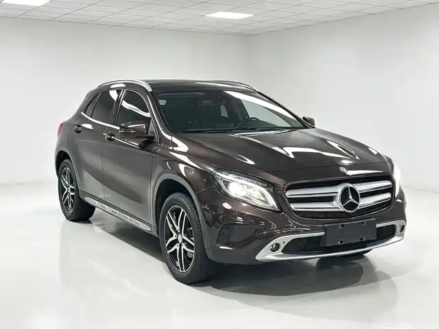Mercedes-Benz GLA 2016 GLA 200 Fashion — фото 2