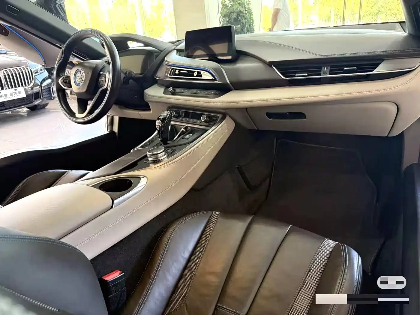 BMW i8 2014 Standard фото 7