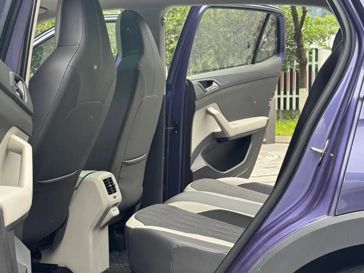 Volkswagen T-Cross 2019 1.5L Automatic Comfort Edition фото 11