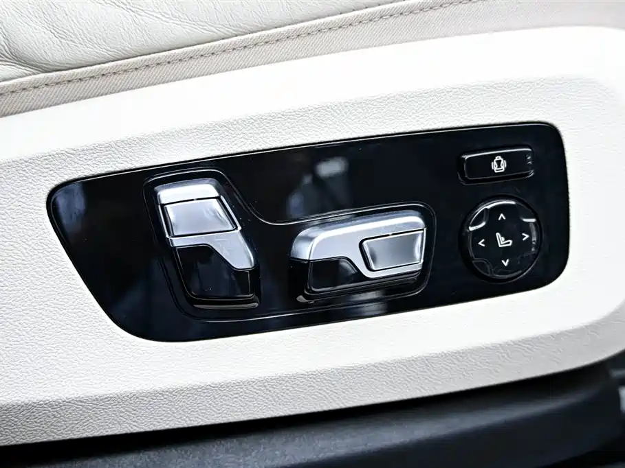BMW X7 2022 xDrive40i Exclusive M Sport Package фото 28