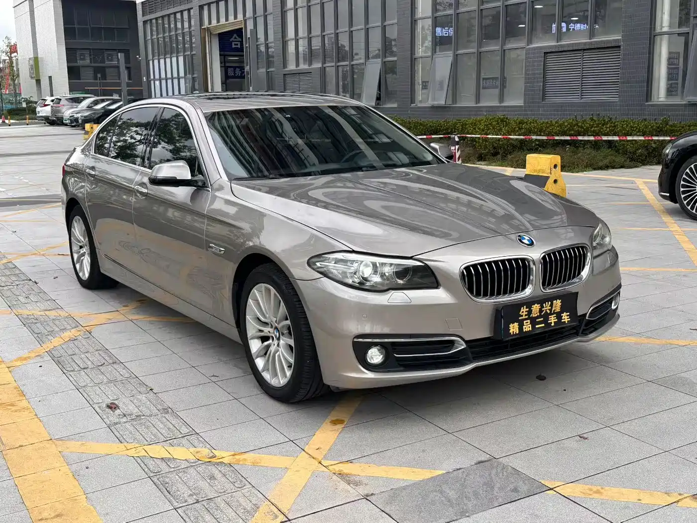 BMW 5 Series 2017 525Li Luxury Design Package фото 3