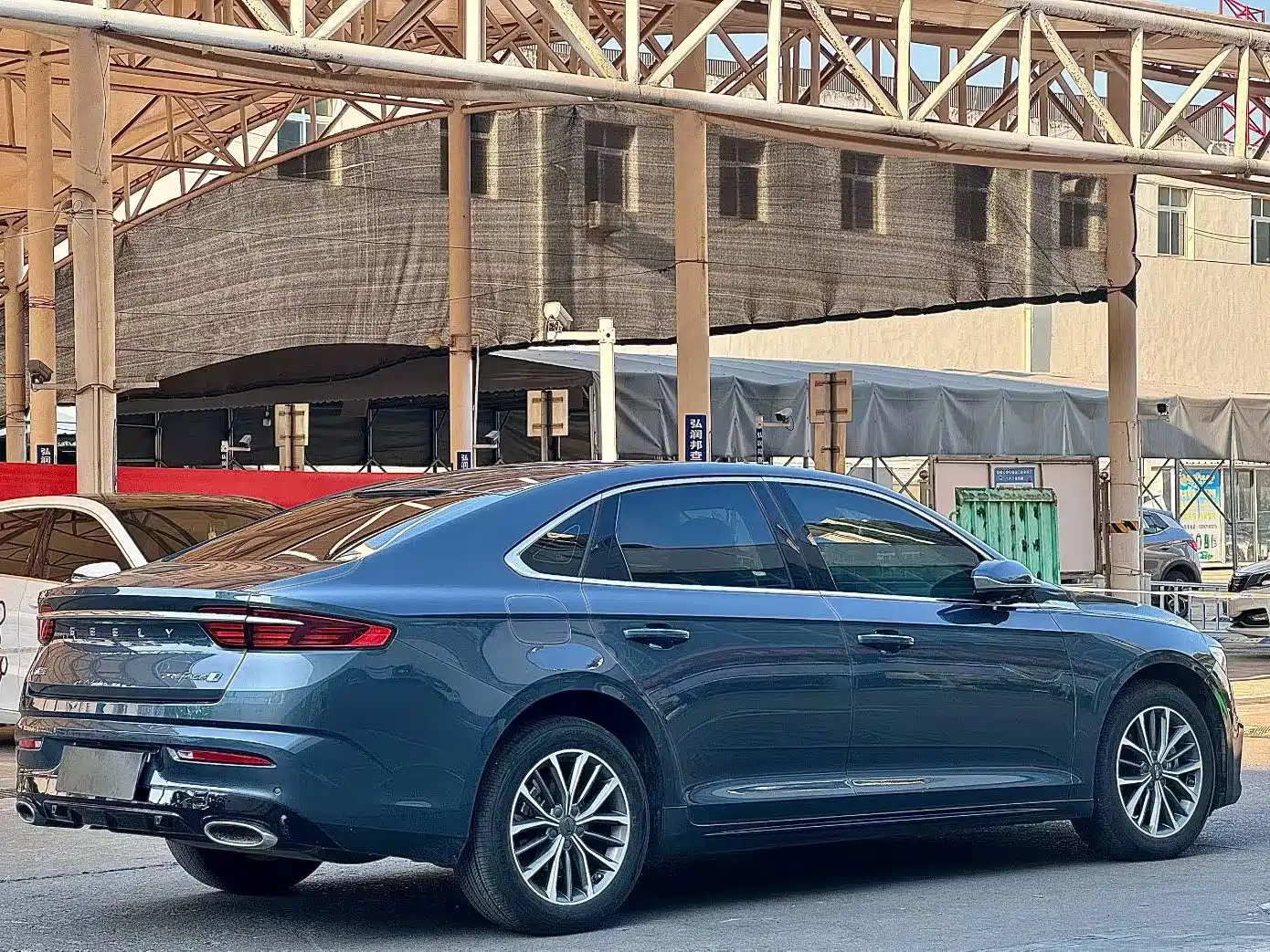 Фото 9 - Geely Preface