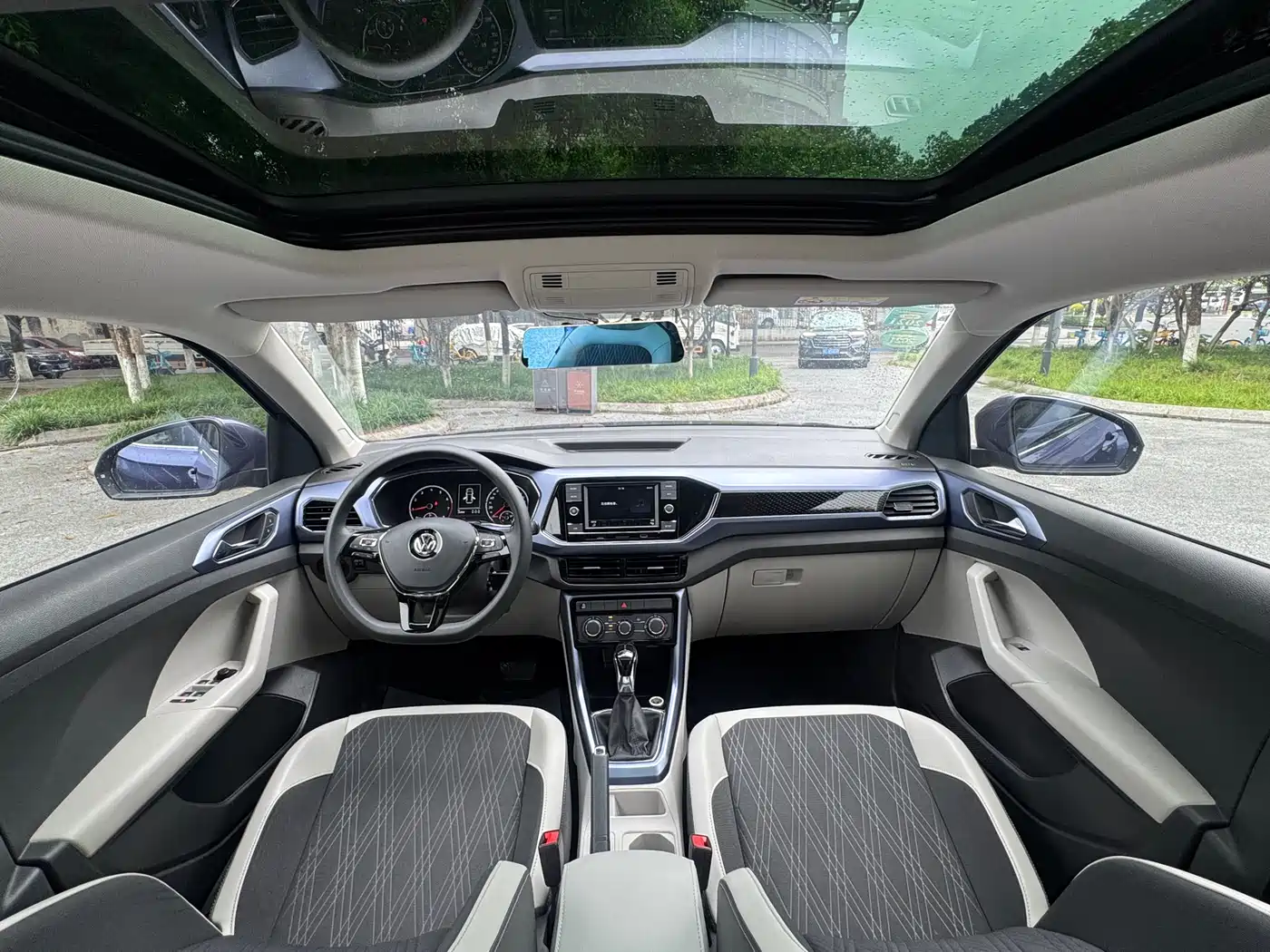 Volkswagen T-Cross 2019 1.5L Automatic Comfort Edition фото 14