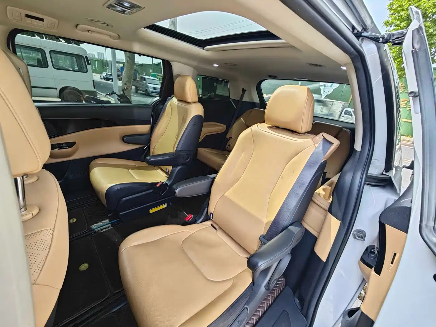 Kia Carnival 2021 2.0T Luxury Edition фото 7