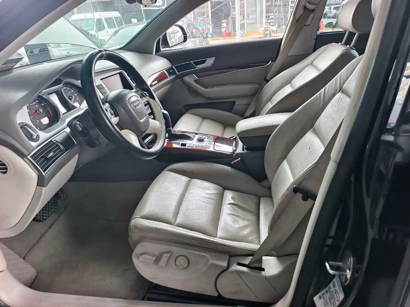 Audi A6L 2010 2.8 FSI quattro Luxury фото 6