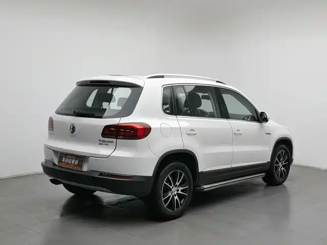 Volkswagen Tiguan 2015 1.8TSI Automatic 4WD Highline — фото 2