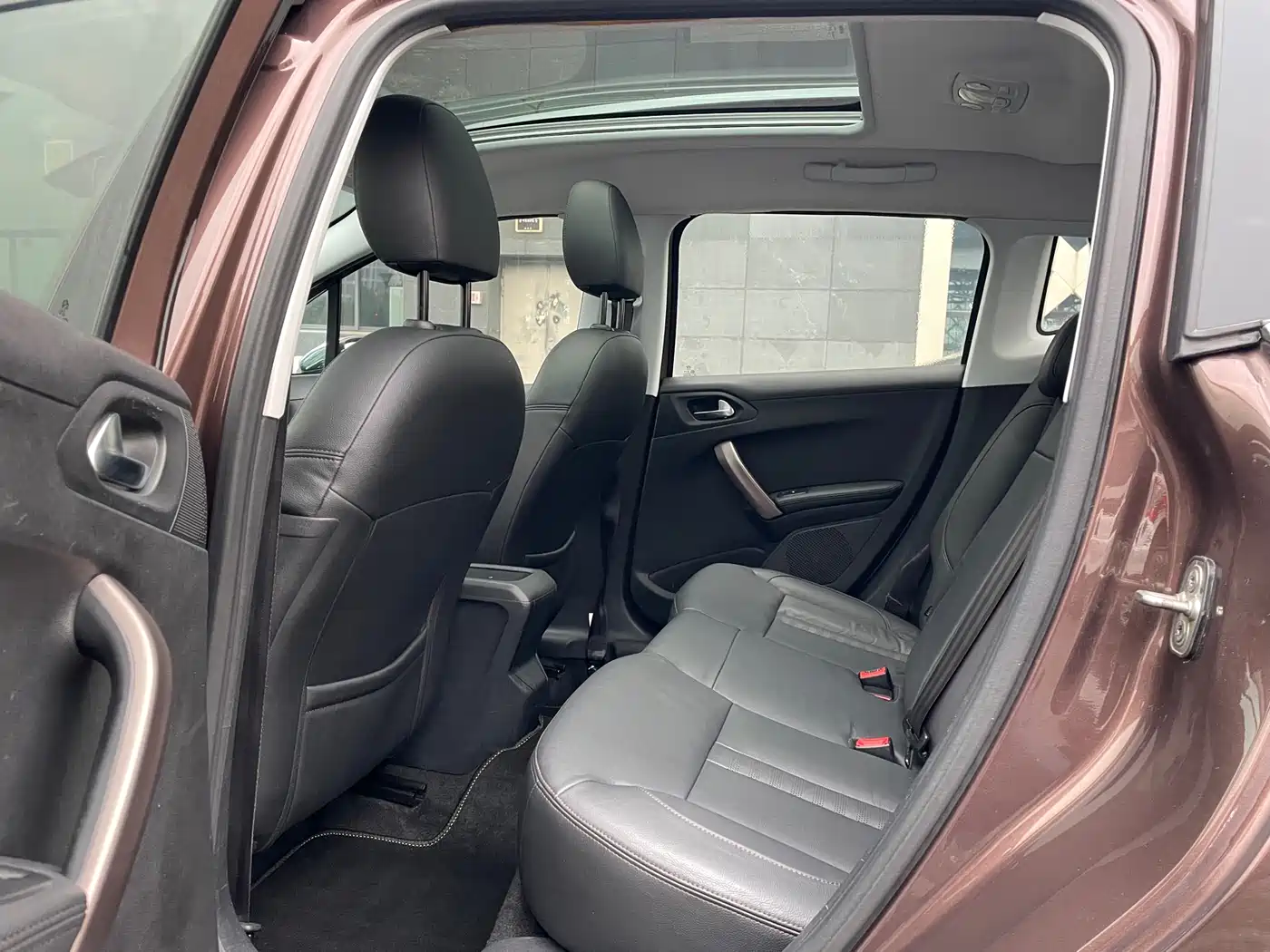 Peugeot 2008 2014 1.6L Automatic Navigation Edition фото 7
