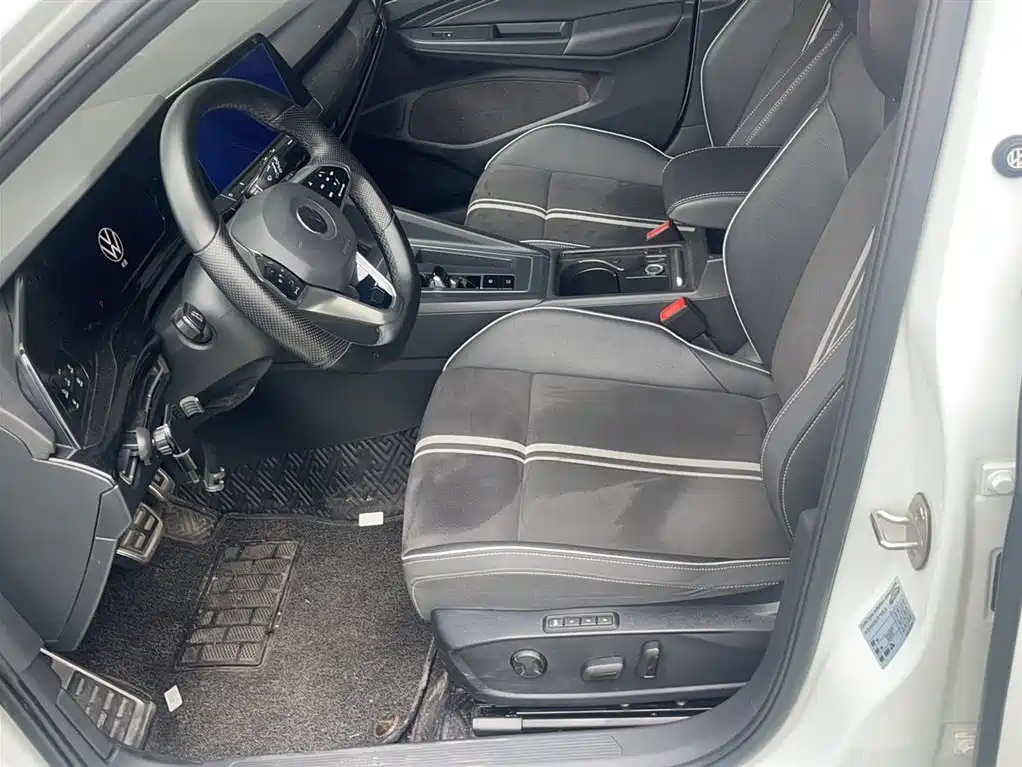 Volkswagen Golf 2021 280TSI DSG R-Line фото 12