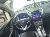 Photo 3 - Chevrolet Trax