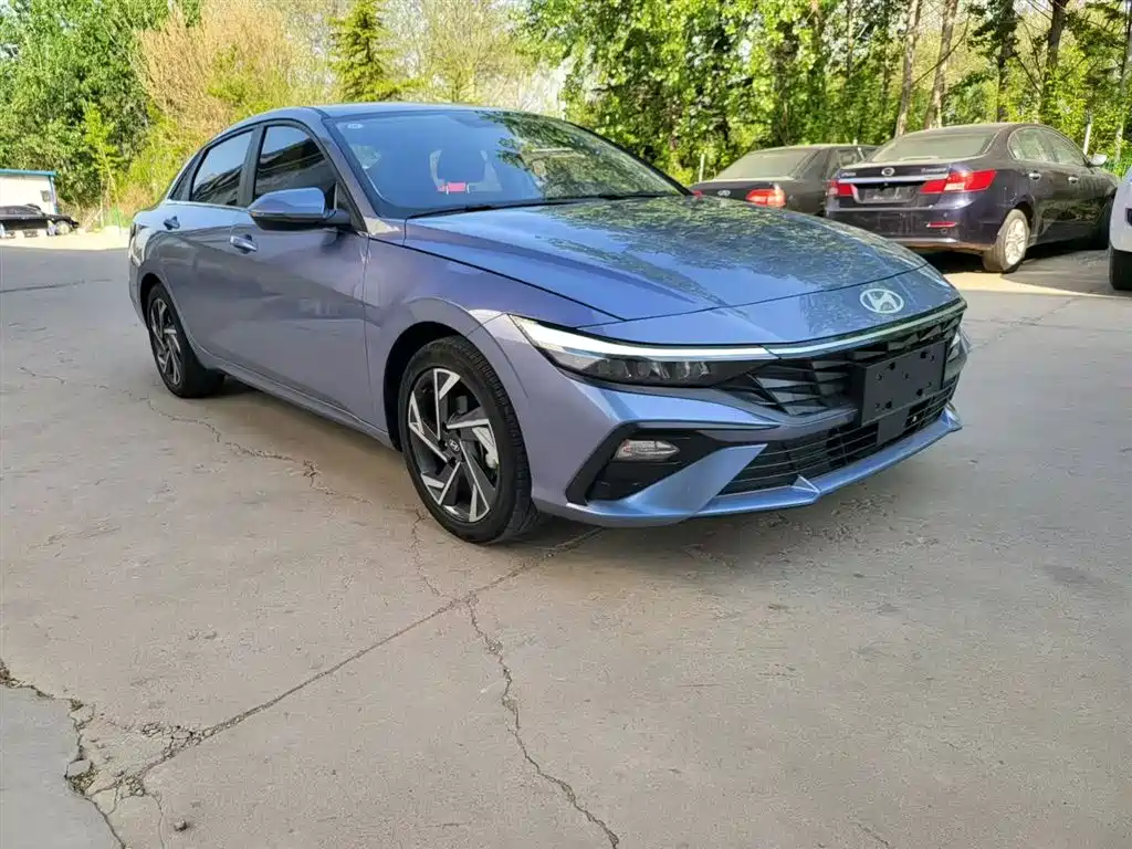 Hyundai Elantra 2023 1.5L CVT GLX Elite Edition фото 16