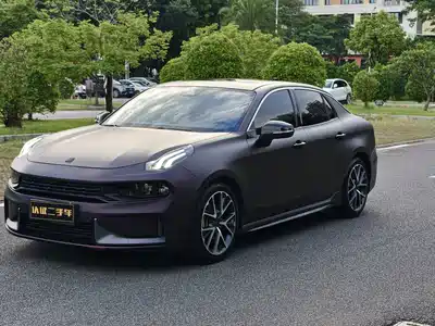 Lynk & Co 03