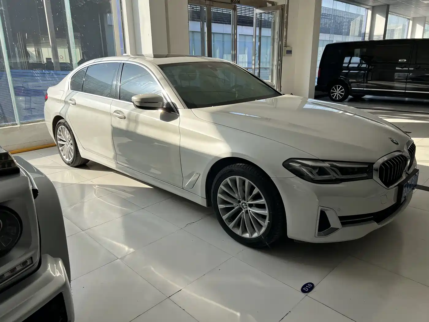 BMW 5 Series 2022 525Li Luxury Package фото 2
