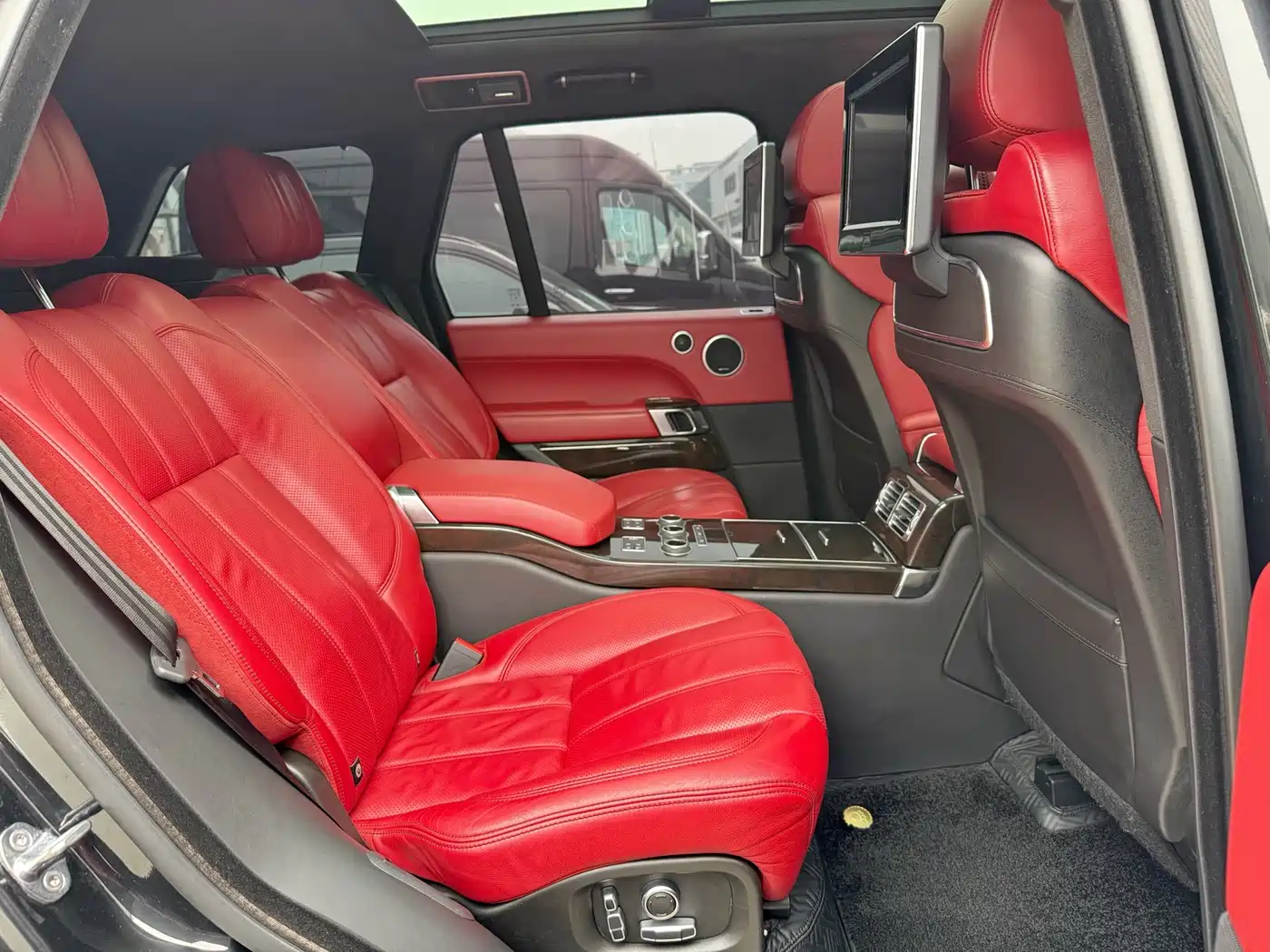 Land Rover Range Rover 2015 3.0 TDV6 Vogue SE Genesis Extended Edition фото 14