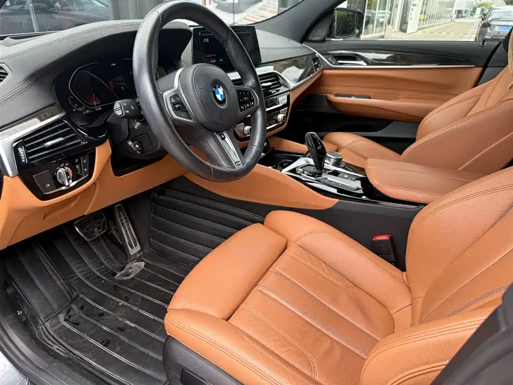 BMW 6 Series GT 2020 630i M Sport Package фото 7