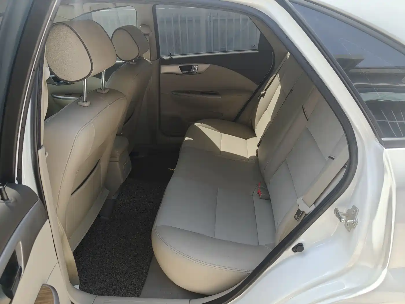 Buick Excelle 2015 1.5L Manual Classic фото 8