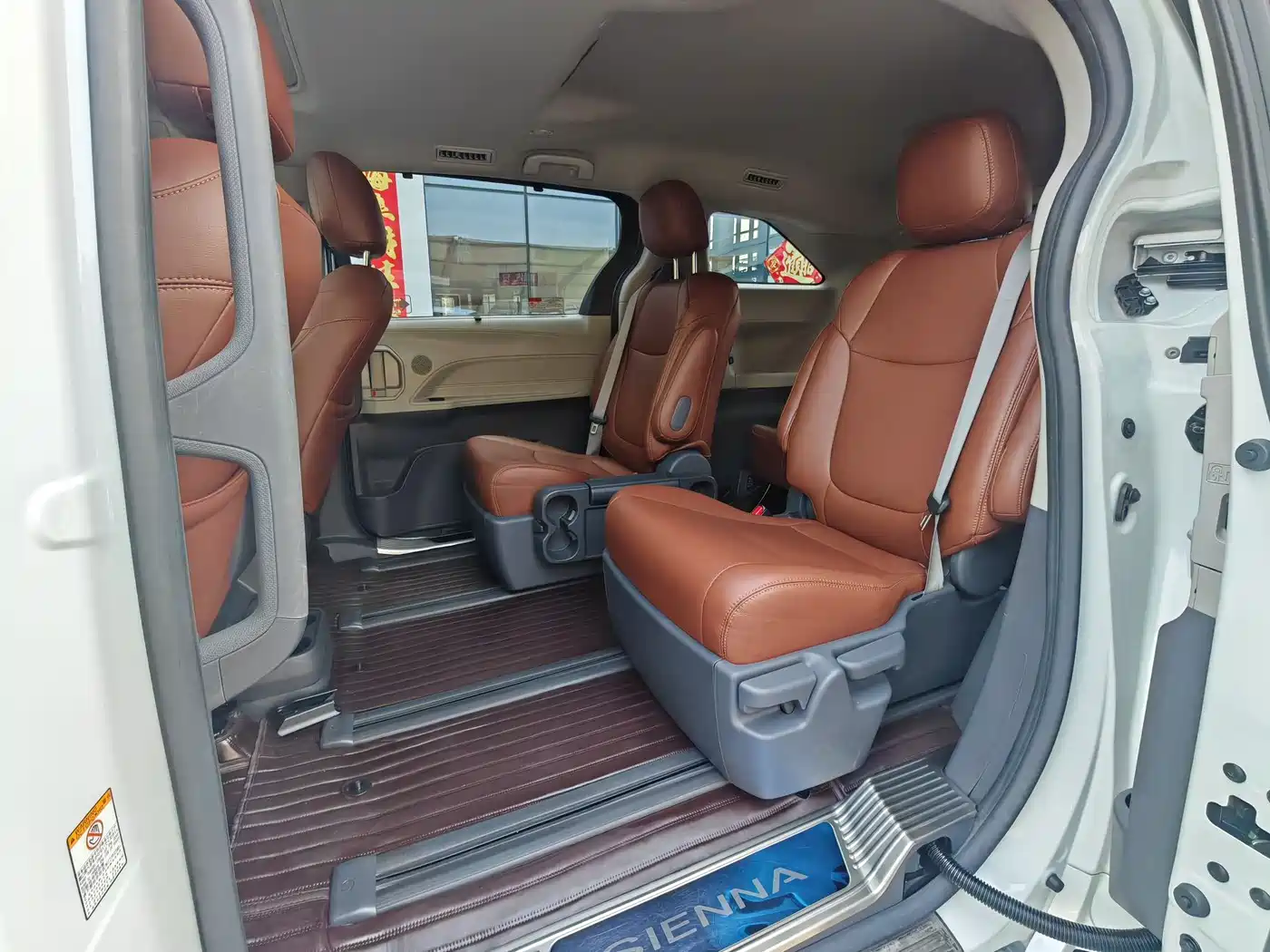 Toyota Sienna 2023 2.5L Hybrid Comfort Edition фото 9