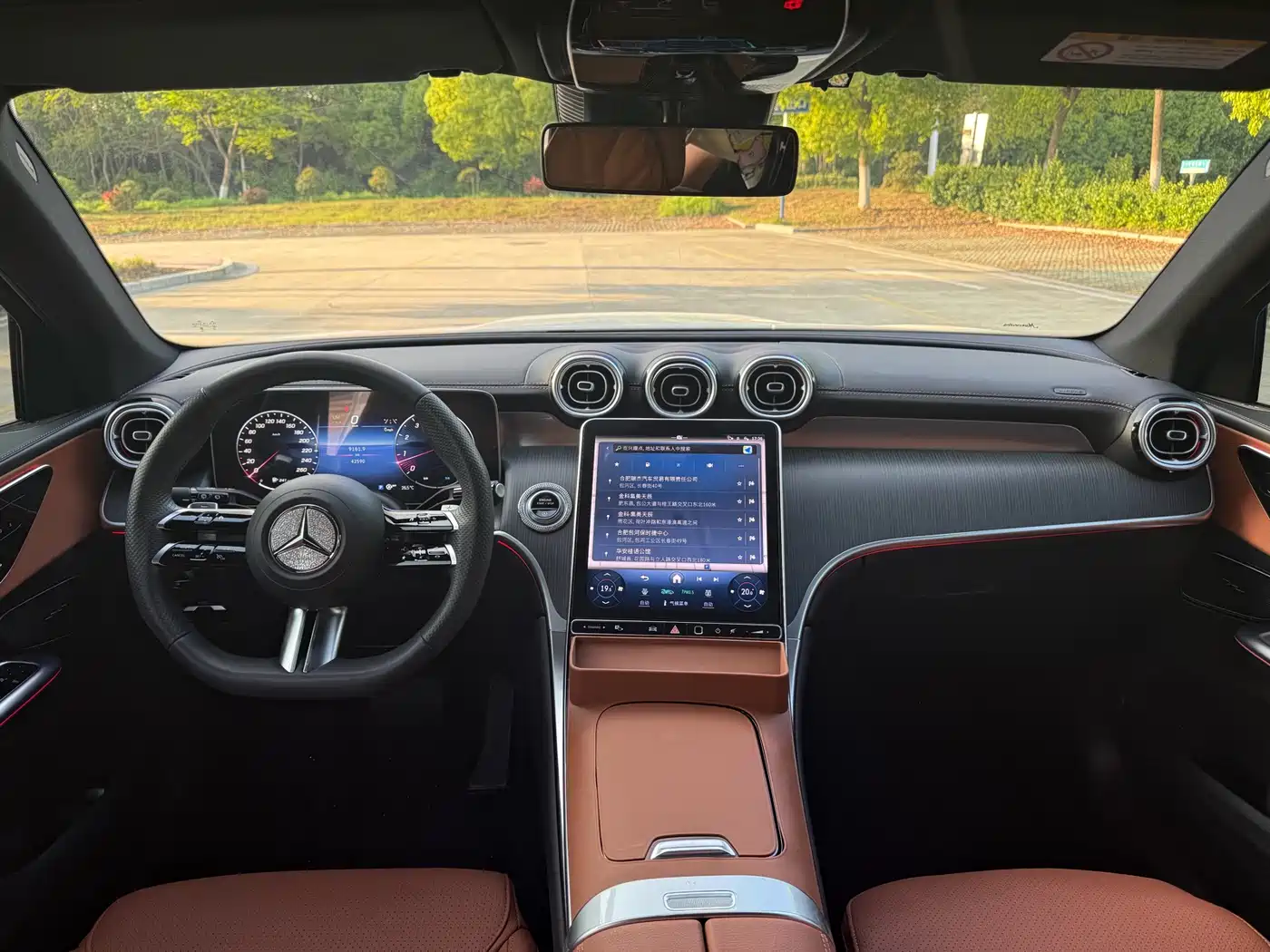 Mercedes-Benz GLC 2023 GLC 260 L 4MATIC Luxury 5-Seater фото 8