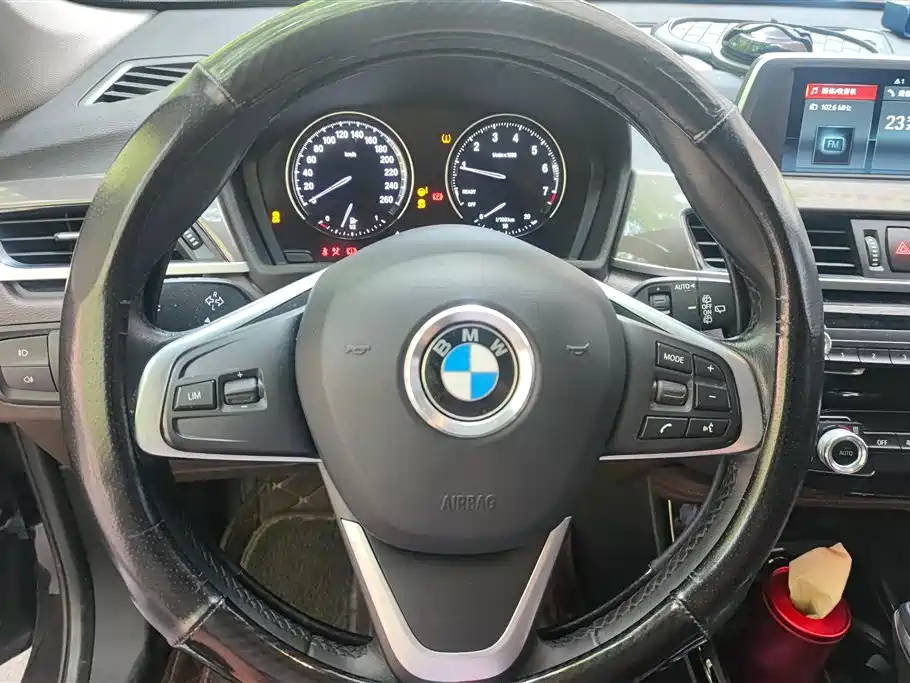 BMW X1 2019 sDrive18Li Premium Model фото 15