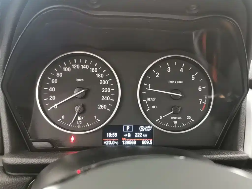 BMW 2 Series Touring 2016 220i Leading Model фото 12