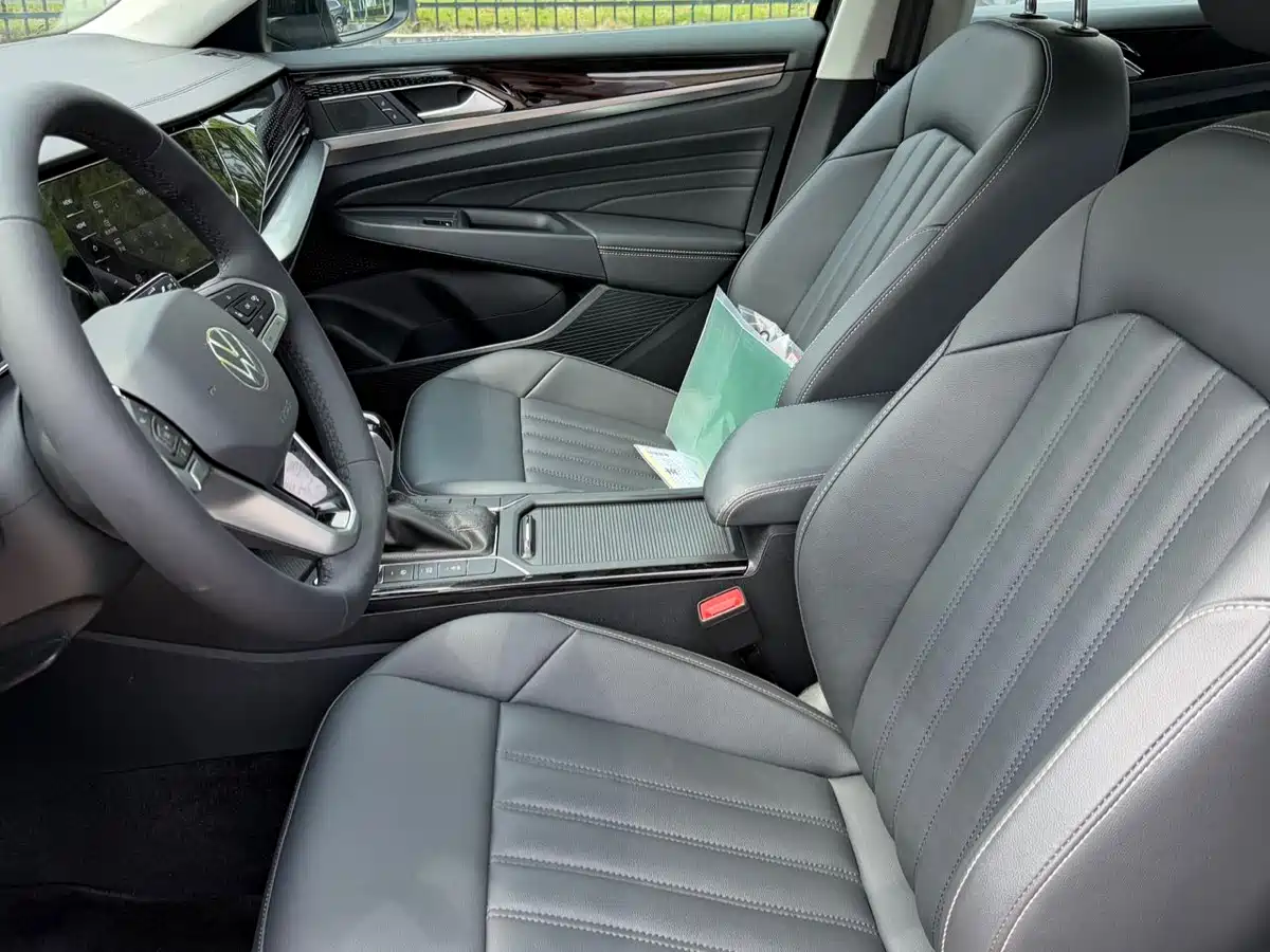 Volkswagen Passat 2022 280TSI Business Edition фото 9