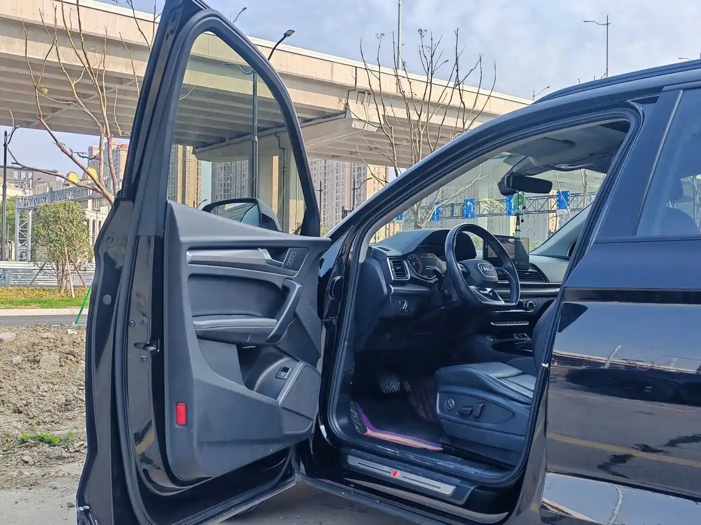 Audi Q5L 2022 40T Luxury Dynamic фото 23