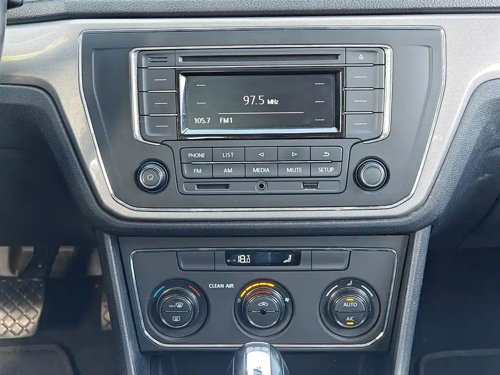 Volkswagen Lavida 2017 230TSI DSG Comfort Edition фото 5
