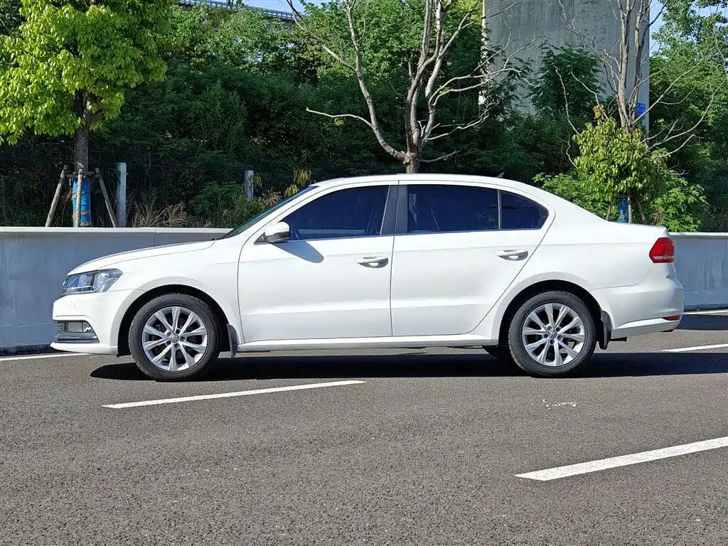 Volkswagen Lavida 2017 230TSI DSG Comfort Edition фото 21