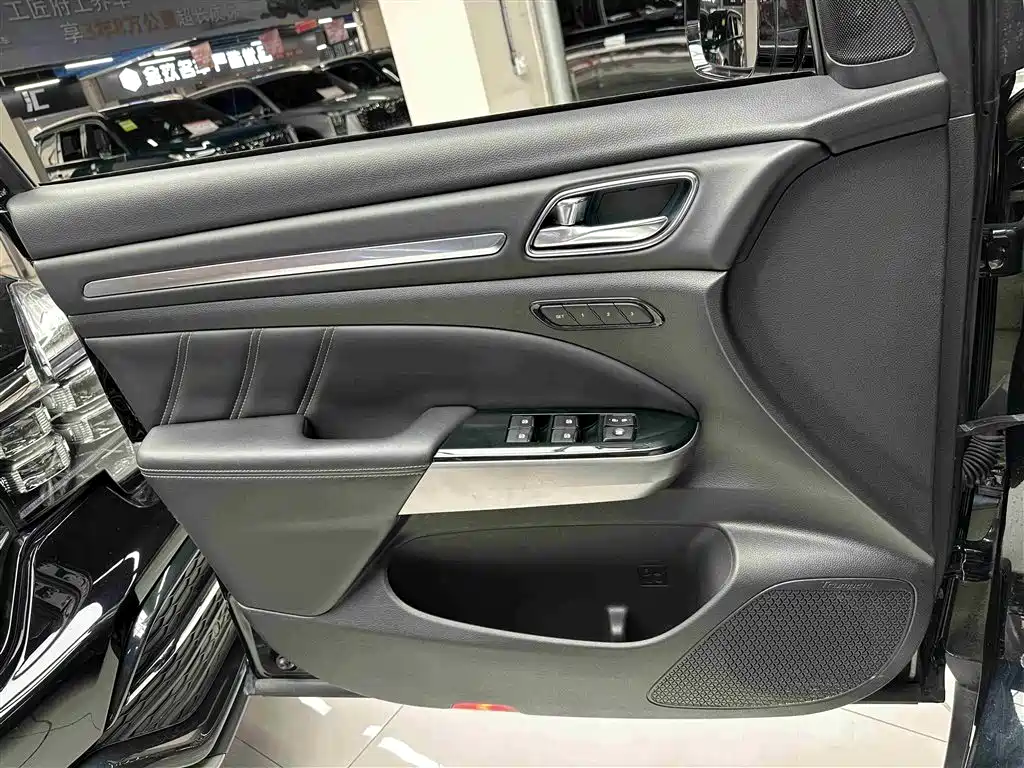 GAC Trumpchi Trumpchi GS8 2020 390T 2WD Luxury Smart Connect Anniversary Edition (7-Seater) фото 13