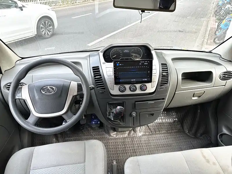 SAIC Maxus Xintu V80 2017 2.5T 5-speed manual Aoyun Tong China V short wheelbase medium roof 5/6/10 seats фото 8