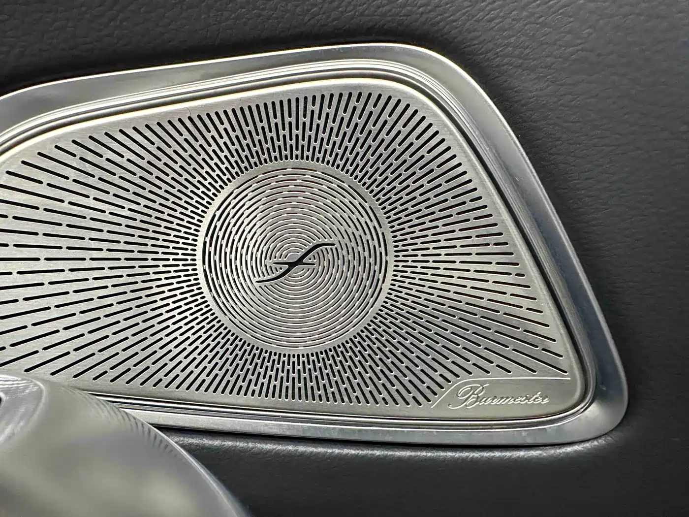 Mercedes-Benz E-Class 2025 Facelift E 300 L Luxury фото 8
