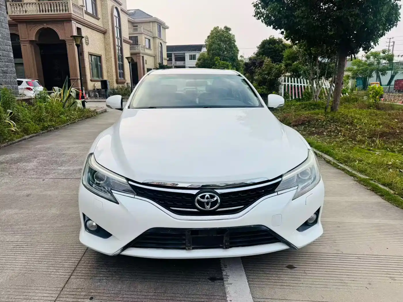 Toyota Reiz 2013 2.5V Elite Edition фото 2