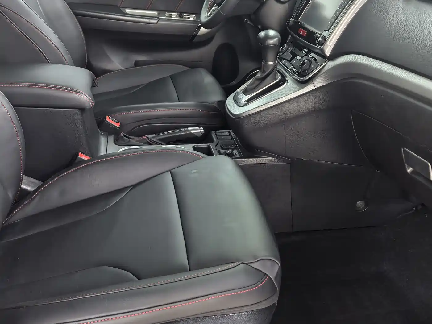 Haval H6 2015 Sport 1.5T Automatic 2WD Luxury фото 3