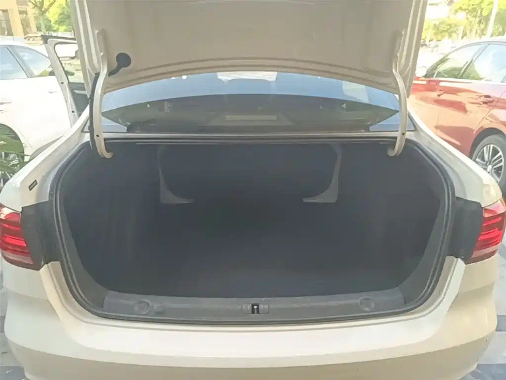 Volkswagen Lavida 2019 Lavida Start 1.5L Auto Comfort (China VI) фото 19