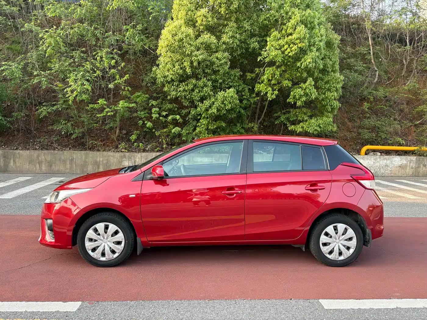 Toyota YARiS L Zhi Xuan 2015 1.5E Auto Charming Edition фото 4
