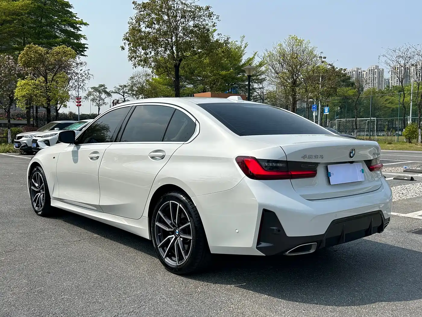 BMW 3 Series 2024 325Li M Sport Package фото 9