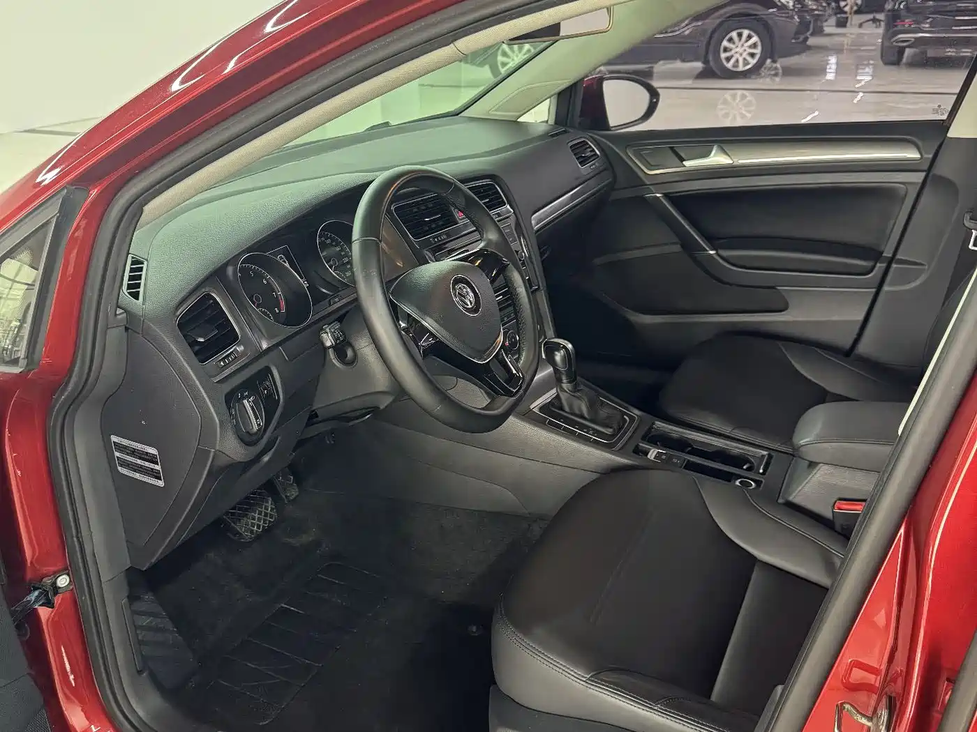 Volkswagen Golf 2015 1.6L Automatic Comfort фото 4