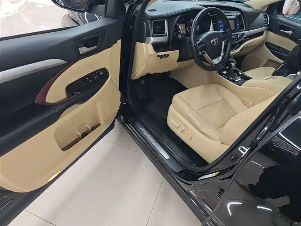 Toyota Highlander 2015 2.0T AWD Luxury Edition 7-seater фото 15
