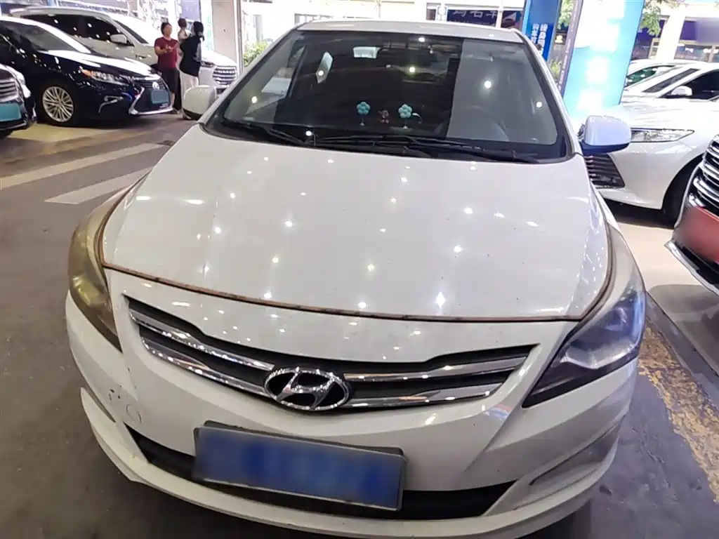 Hyundai Verna 2016 1.4L Manual Smart GLS фото 3