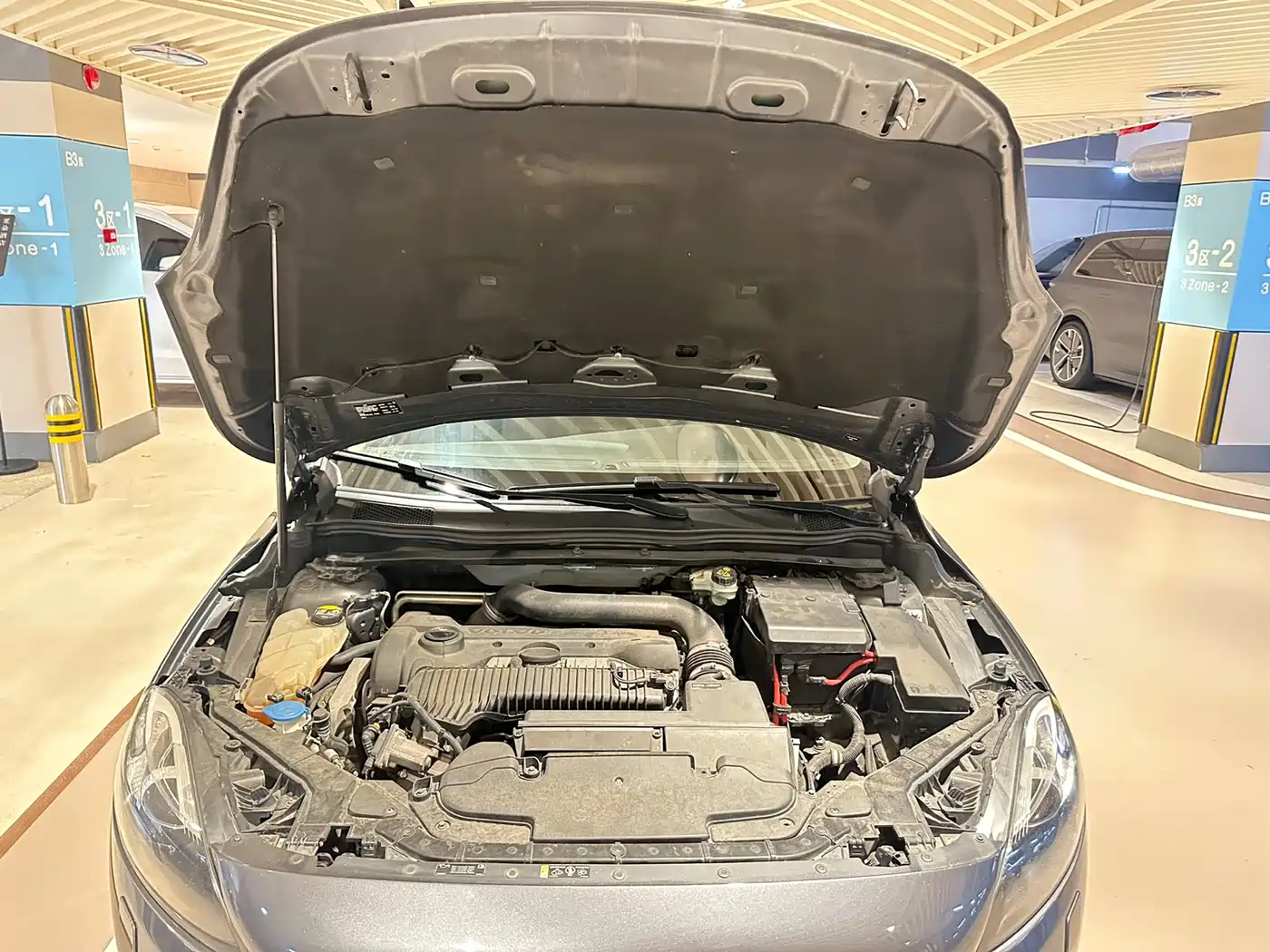 Фото 15 - Volvo V40