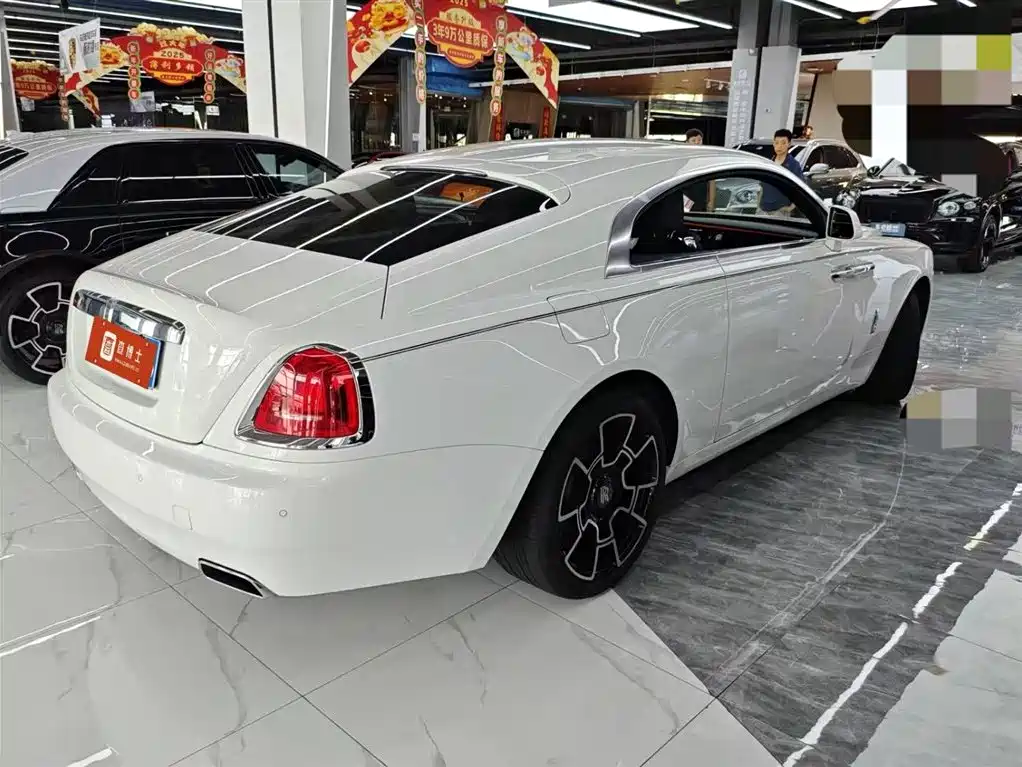 Фото 3 - Rolls-Royce Wraith