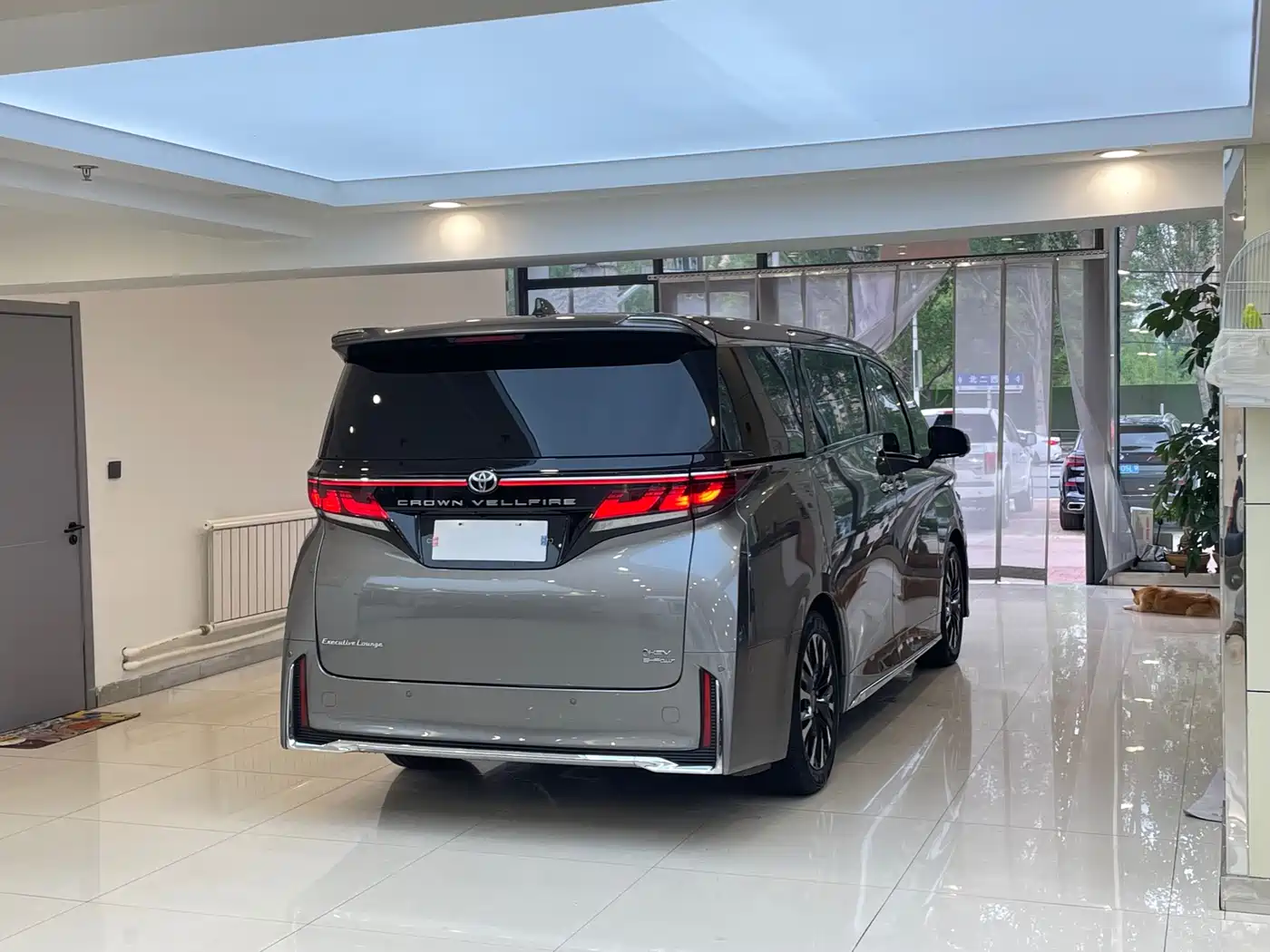 Toyota Vellfire 2024 Crown Hybrid 2.5L Premium Edition фото 6