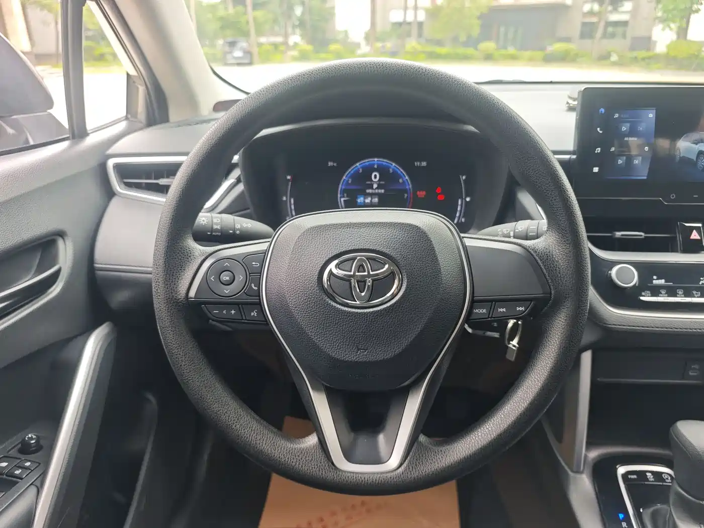 Toyota Frontlander 2023 2.0L CVT Elite Edition фото 16